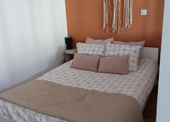 Lägenhet Cosy A Chamagne